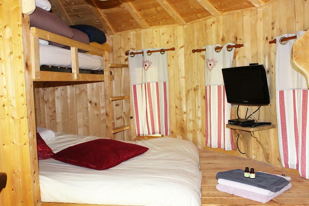 Domaine De Syam - Gites, Chambres D'Hotes & Cabanes Exterior foto